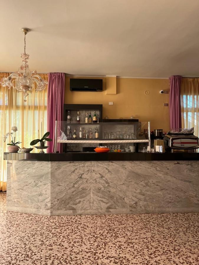 Hotel Astor Modena Exterior photo